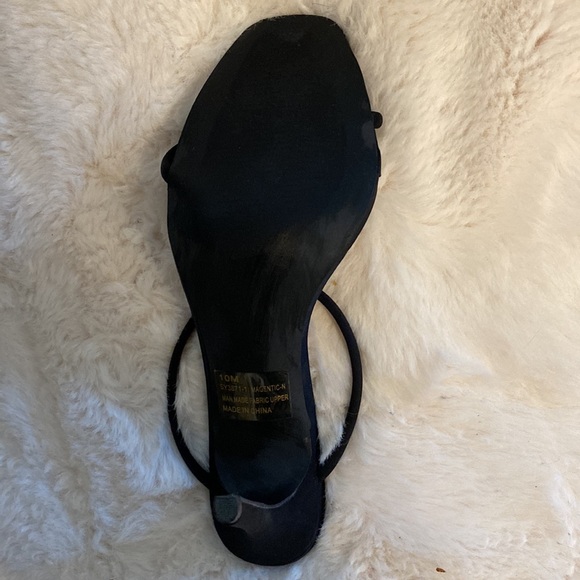 •Fashion Nova black heels size 10 - Picture 4 of 4
